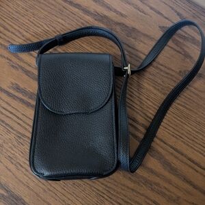 Cuyana Concertina Phone Bag